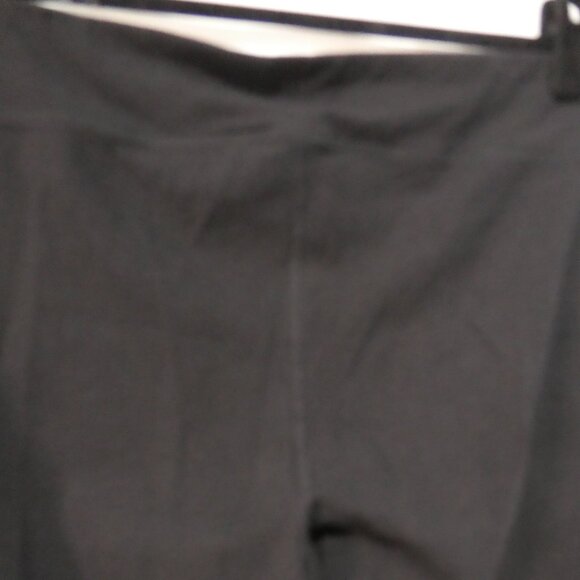 ATHLETIC WORKS - Fitted Crop | XL - extra large | Black Cropped Leggings - Picture 9 of 12